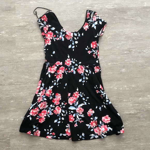 Aeropostale Dresses & Skirts - Flowery dress